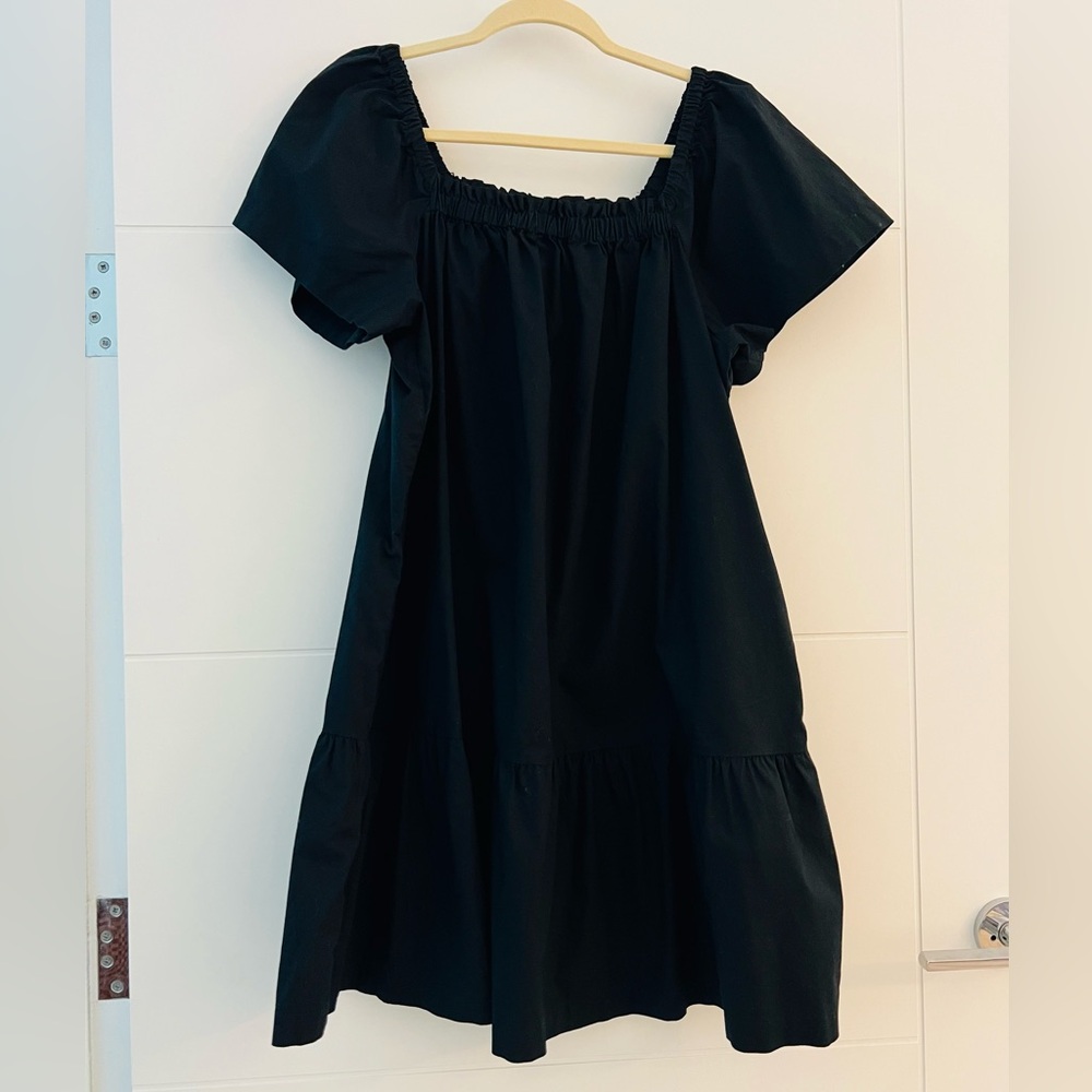 GAP Black Puff Sleeve Dress. Size Small